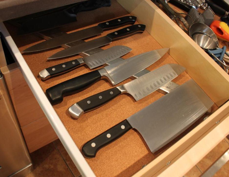 Knife Magnet in Drawer