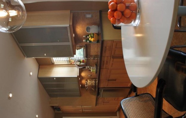 Right Side Wall with Table