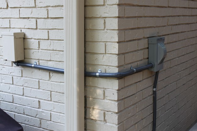 Stuff on the side of the house