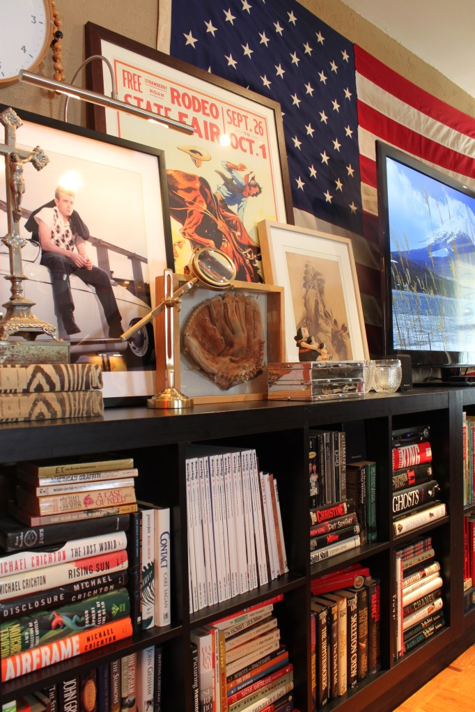 Pictures and Books on Console