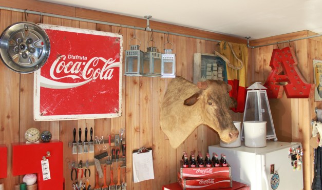 Plumbing pipe along ceiling