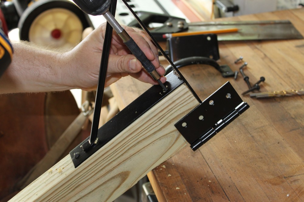 Attaching the Straightening Kit to the 2 X 4's