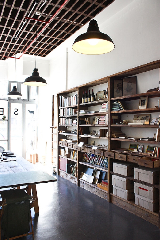 Awesome Warehouse Space with Pendants
