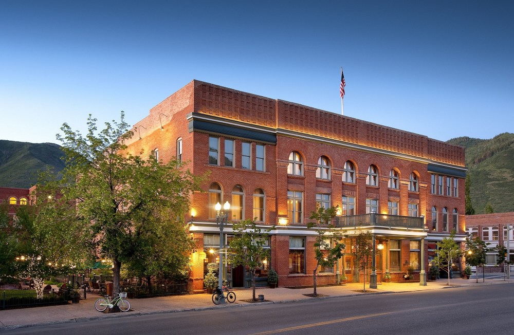 Hotel Jerome Exterior