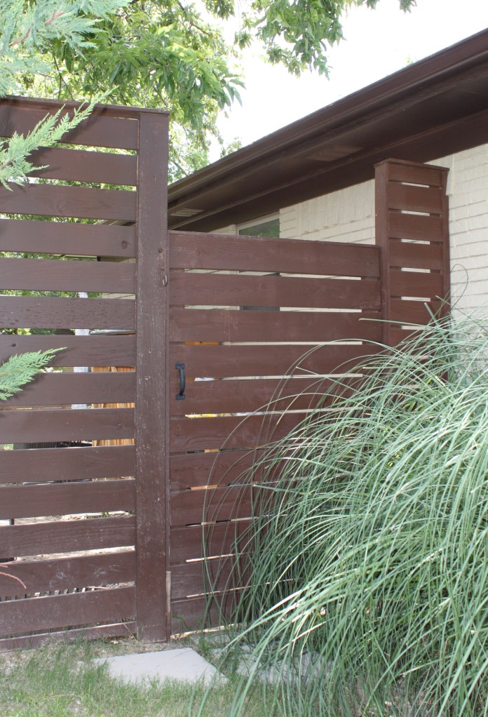 Old Short Horizontal Gate