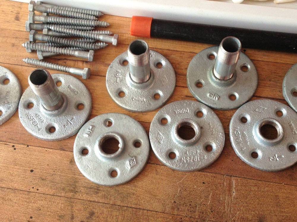 Plumbing Flanges with 3 inch Connectors for Feet