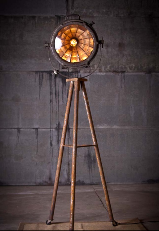 Tripod Searchlight Lamp