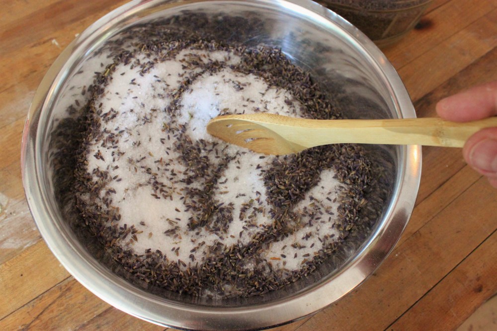 Mix the Dried Lavender and the Epsom Salts Together