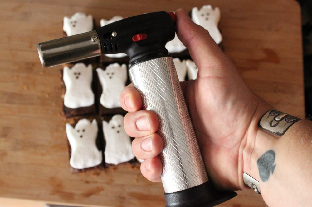 A Handheld Kitchen Tourch is Key for Indoor S'Mores