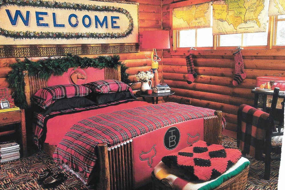 Welcome Sign Hanging Over the Guest Bed