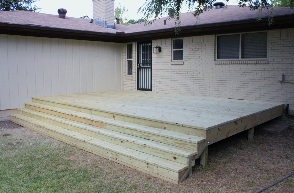 The Finished Deck in the Cavender Backyard