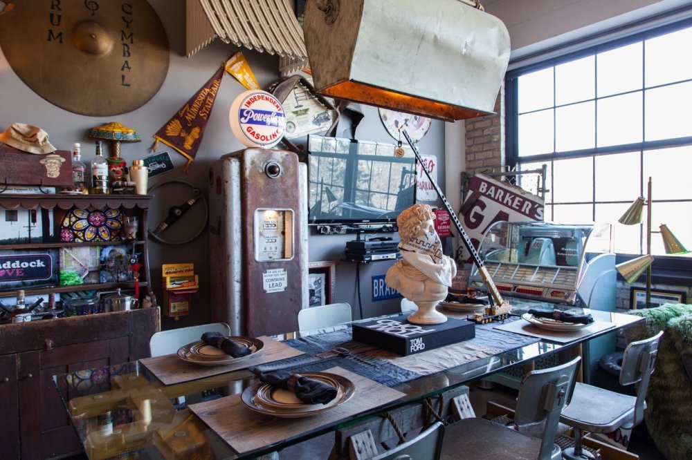 Dining Room in Matts Apartment