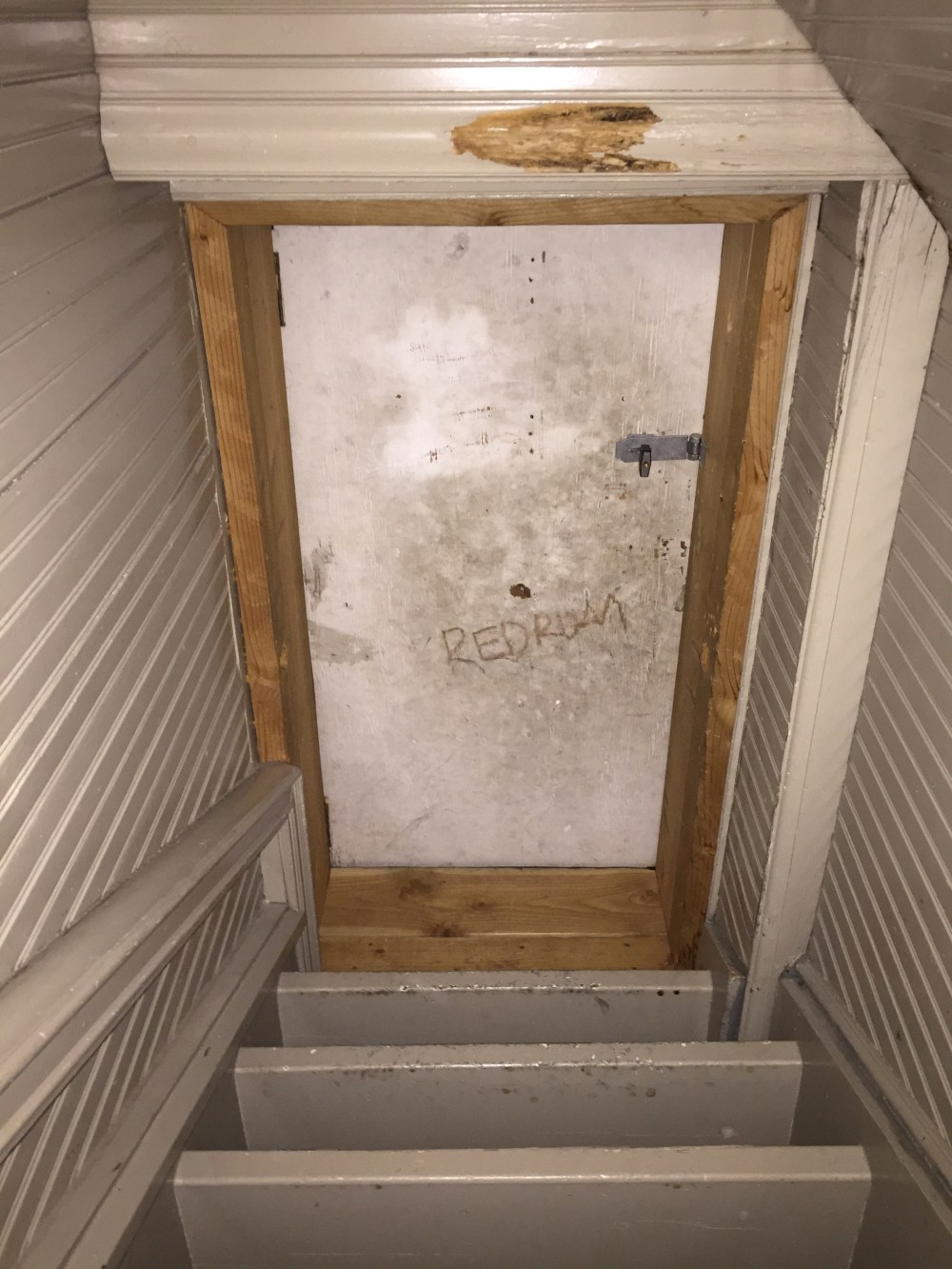 redrum-on-door-to-stanley-hotel-bell-tower