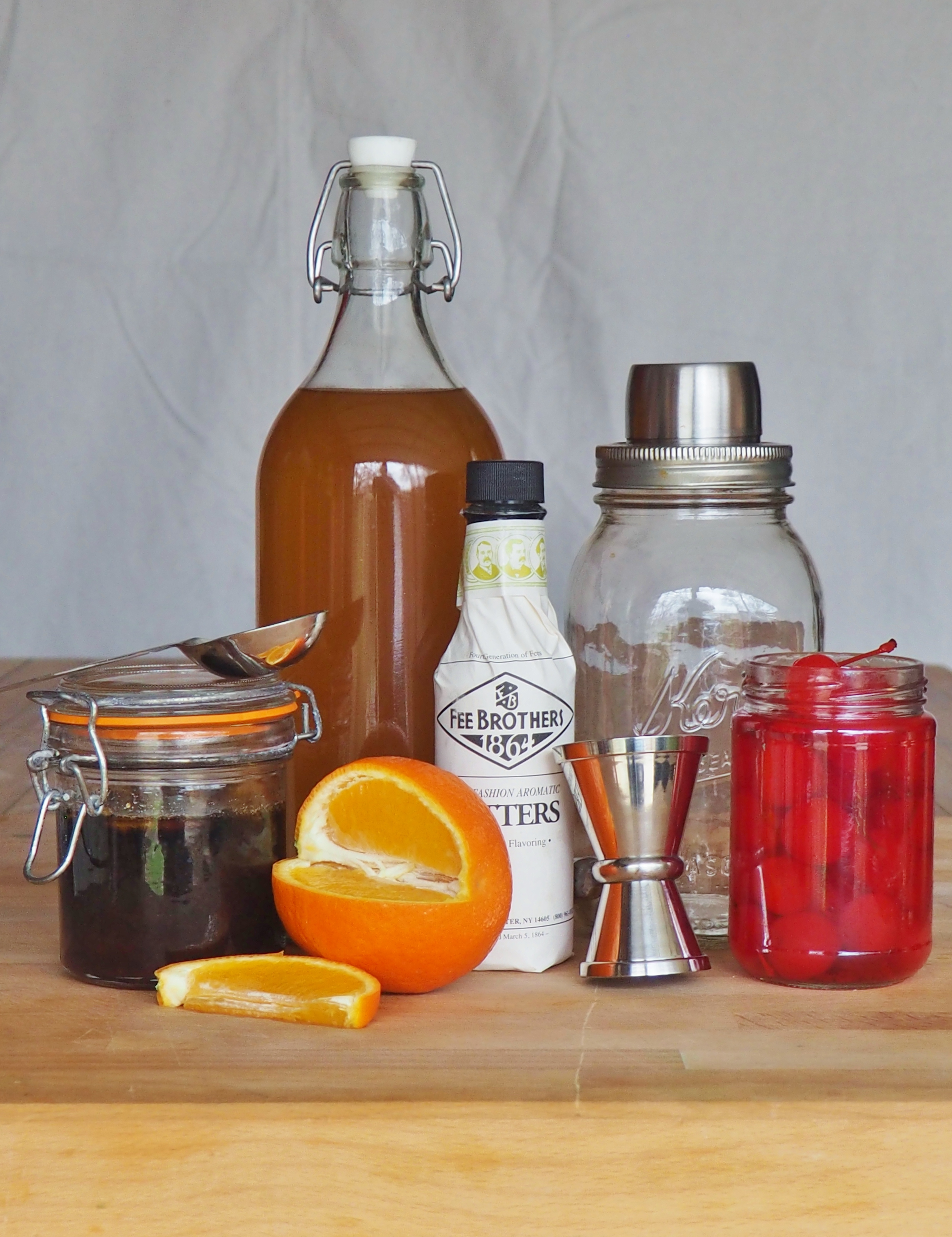 all-the-ingredients-for-the-bacon-bourbon-old-fashioned