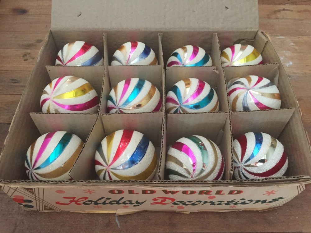 Old World Holiday Balls