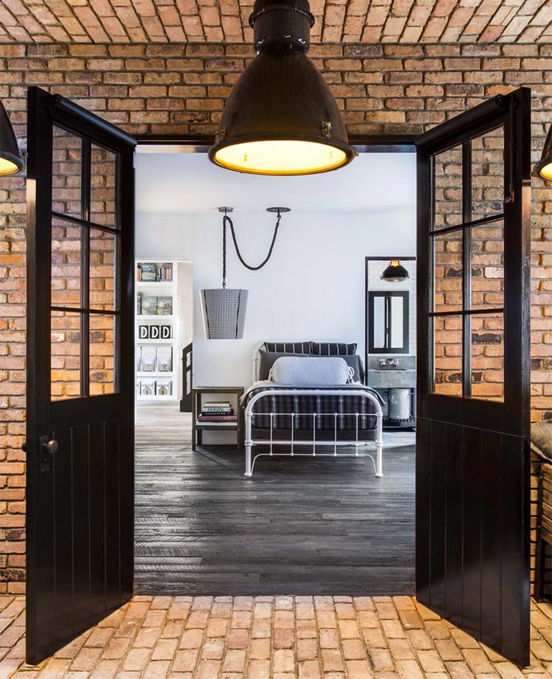 Guest Room Inside Daine Keaton's Pinterest House