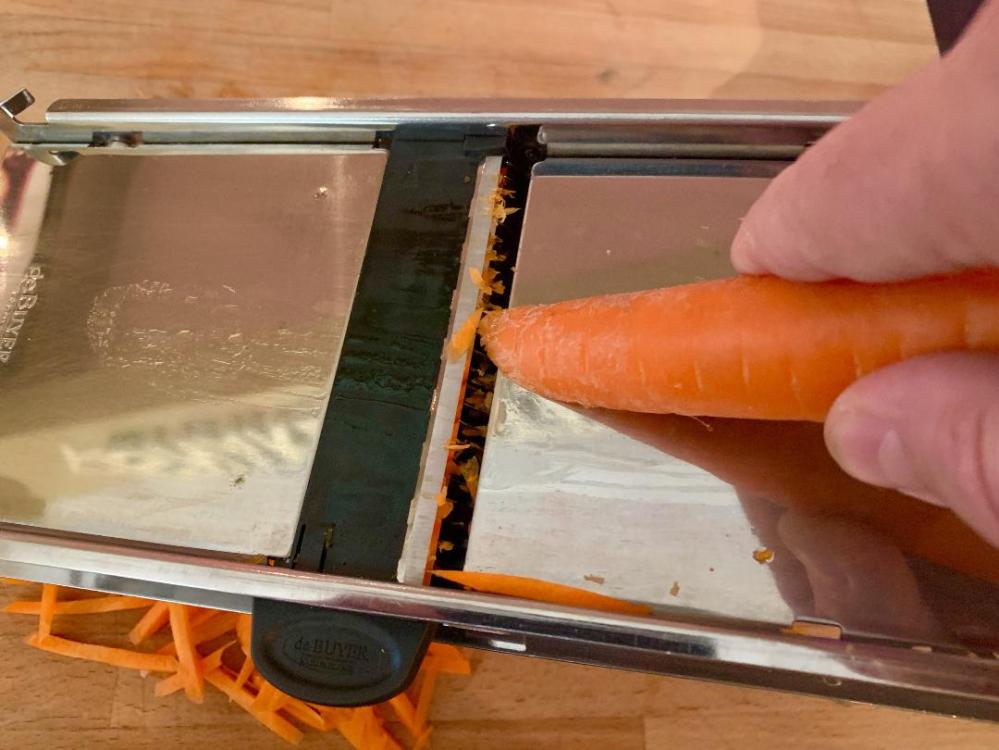 Julianning Carots on the Mandolin