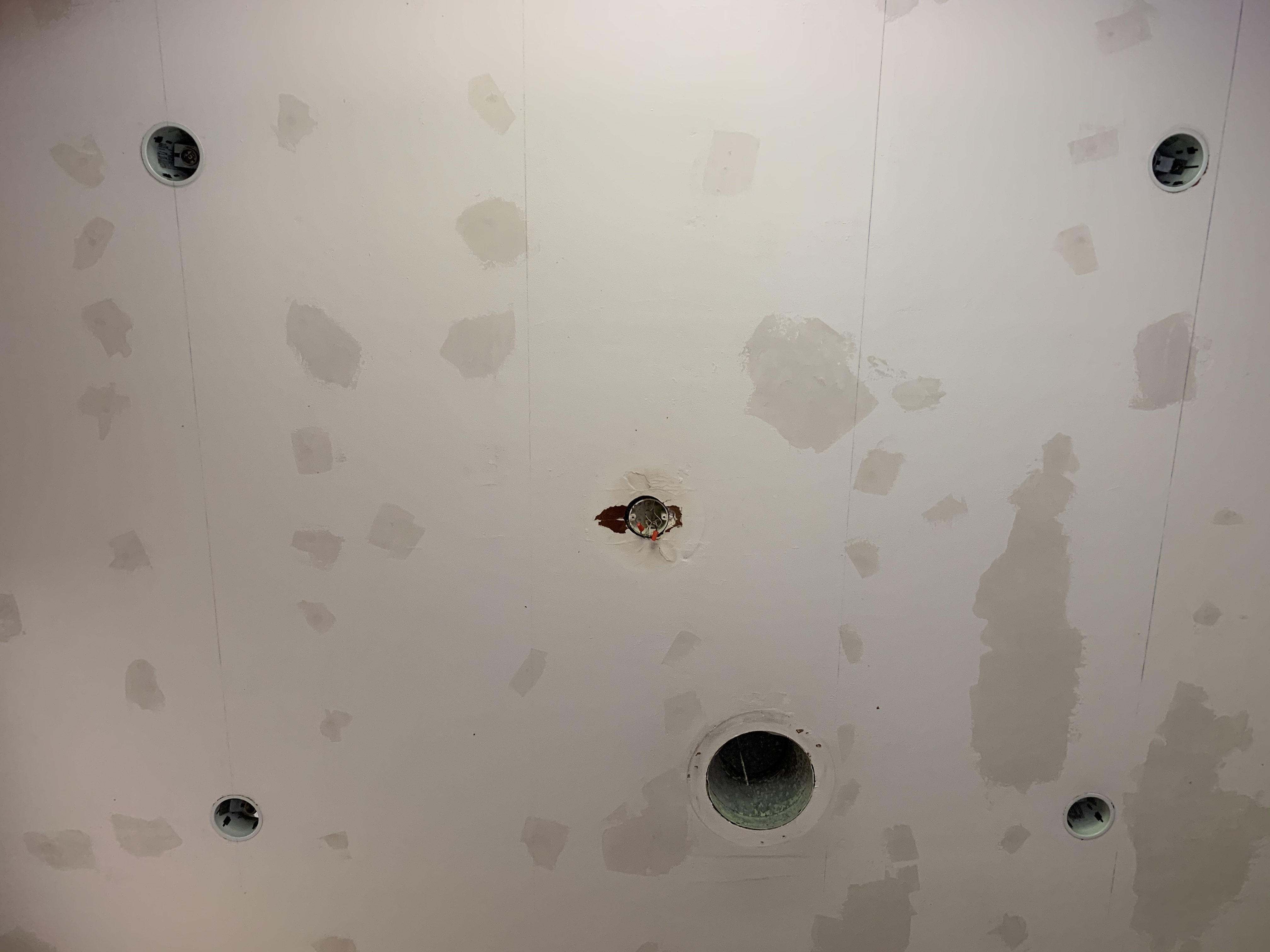 Wallpaper Primer Applied and Line for Stripes