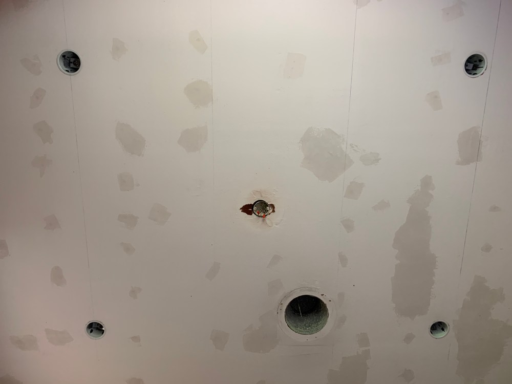 Wallpaper Primer Applied and Line for Stripes